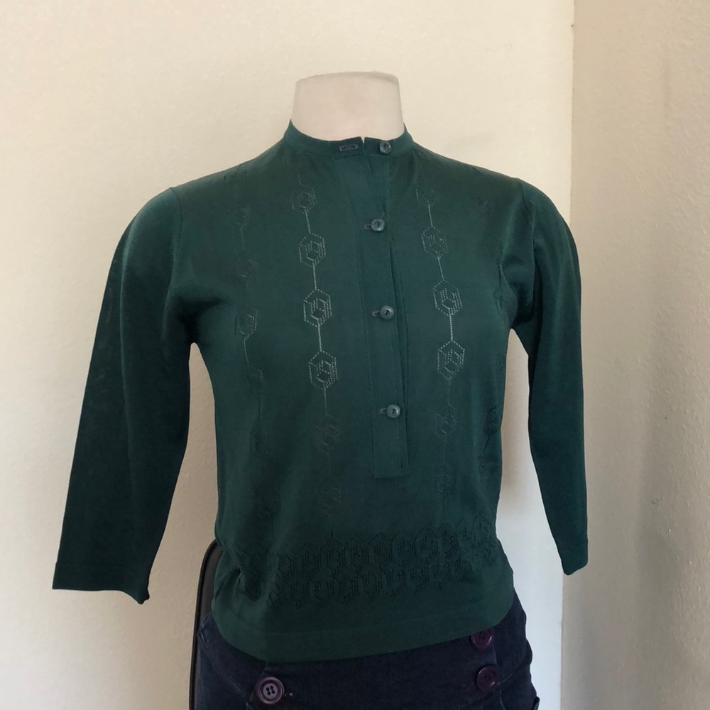 Vintage Emerald green top with 3/4 sleeves 💚💚💚